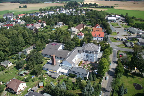 Karl Theodor Golle Schule mit der Drohne von oben aufgenommen